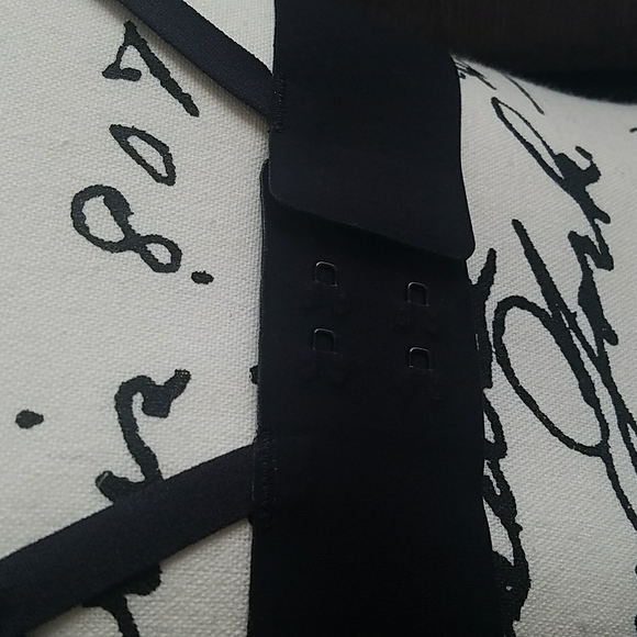 LULULEMON 34 C NWOT  Lululemon Take Shape Bra Black - Picture 8 of 16